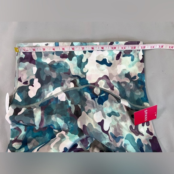 Spanx Booty Boost Women Sz Medium Active Printed 7/8 Leggings Painted Camo Pink - Picture 5 of 12